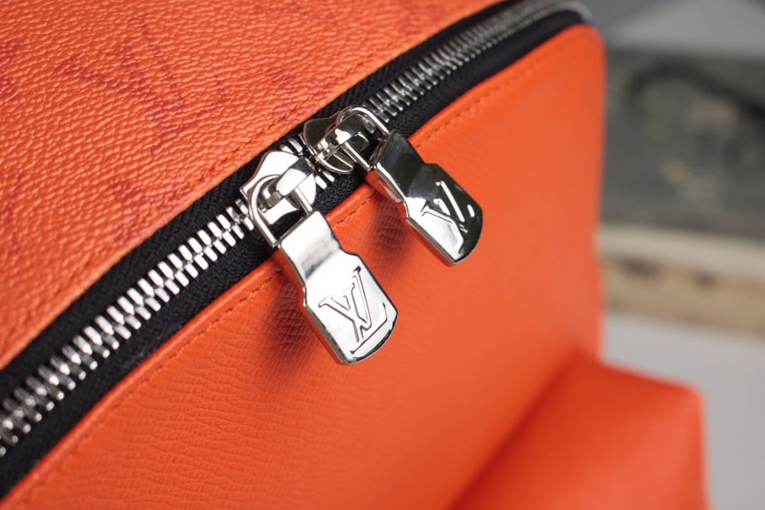 l0vis Vvtt0n discovery backpack pm monogram canvas and taiga leather orange m30230 37 x 40 x 20 cm