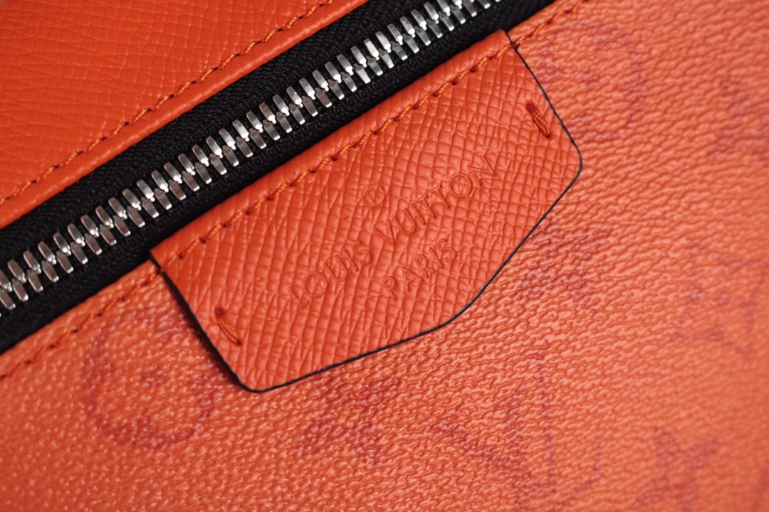 l0vis Vvtt0n discovery backpack pm monogram canvas and taiga leather orange m30230 37 x 40 x 20 cm