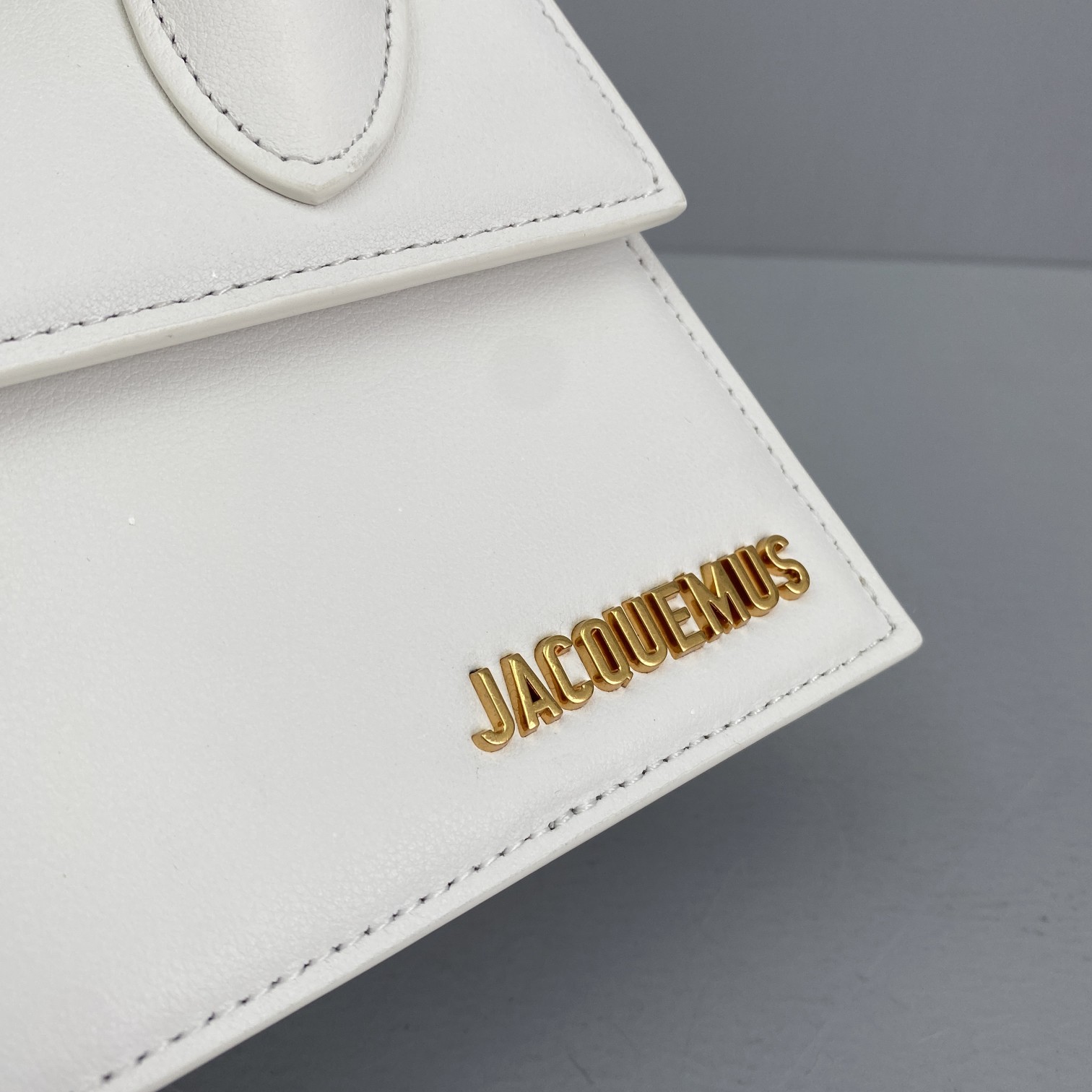 JACQUEMUS SMALL Le Chiquito Leather White 213BA02 18 x 15.5 x 8 cm