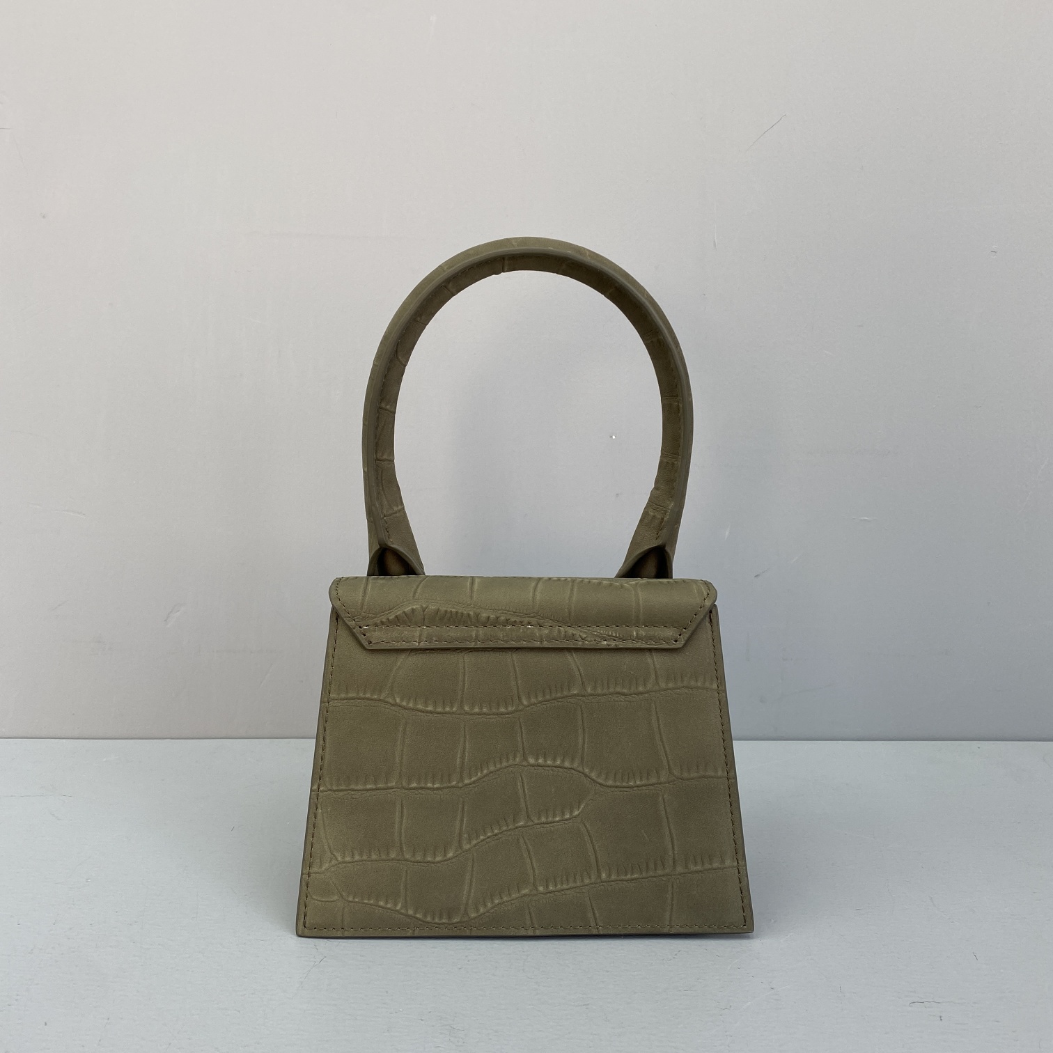 JACQUEMUS SMALL Le Average Chiquito Crocodile Leather Dark Green 213BA02 18 x 15.5 x 8 cm