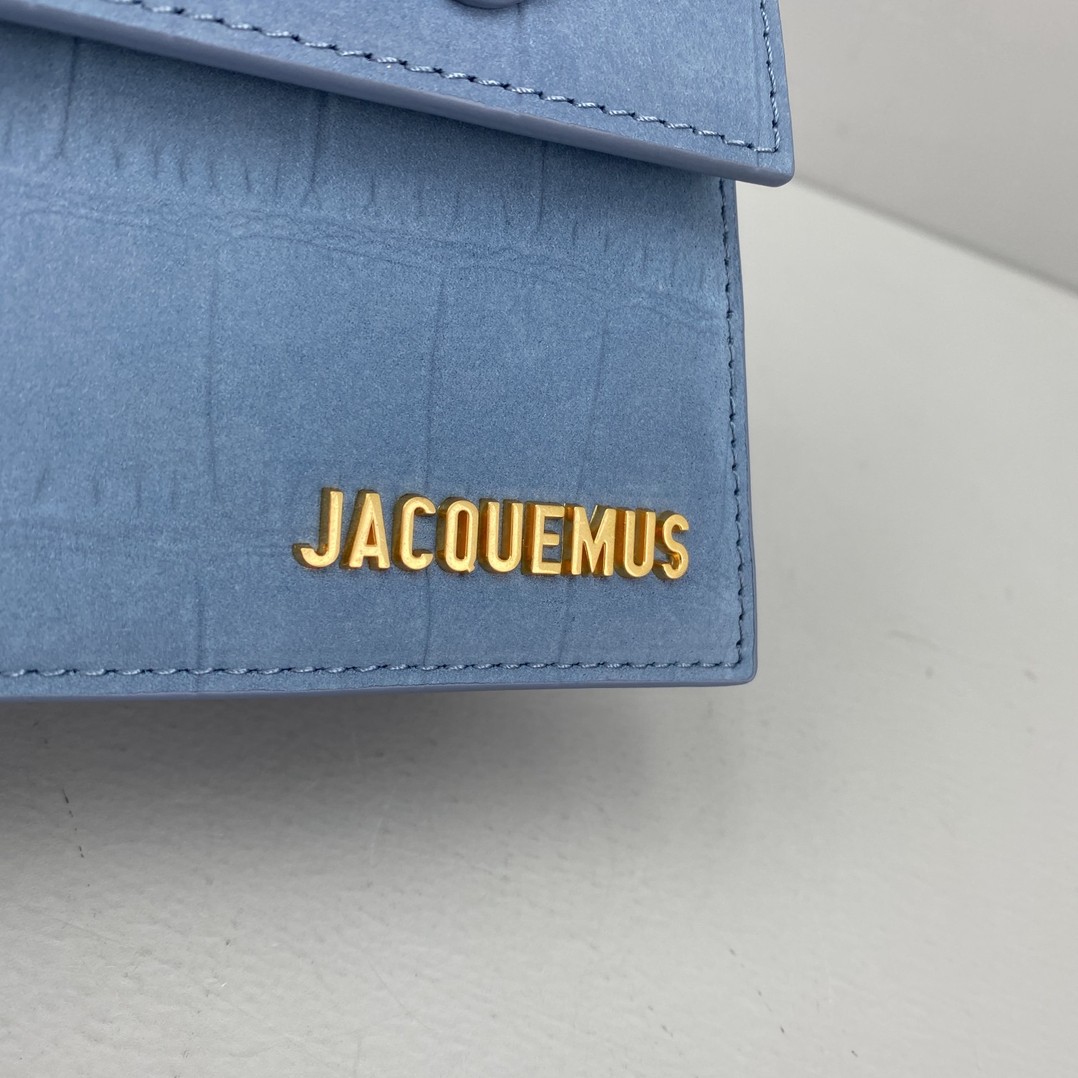 JACQUEMUS SMALL Le Average Chiquito Crocodile Leather Blue 213BA02 18 x 15.5 x 8 cm