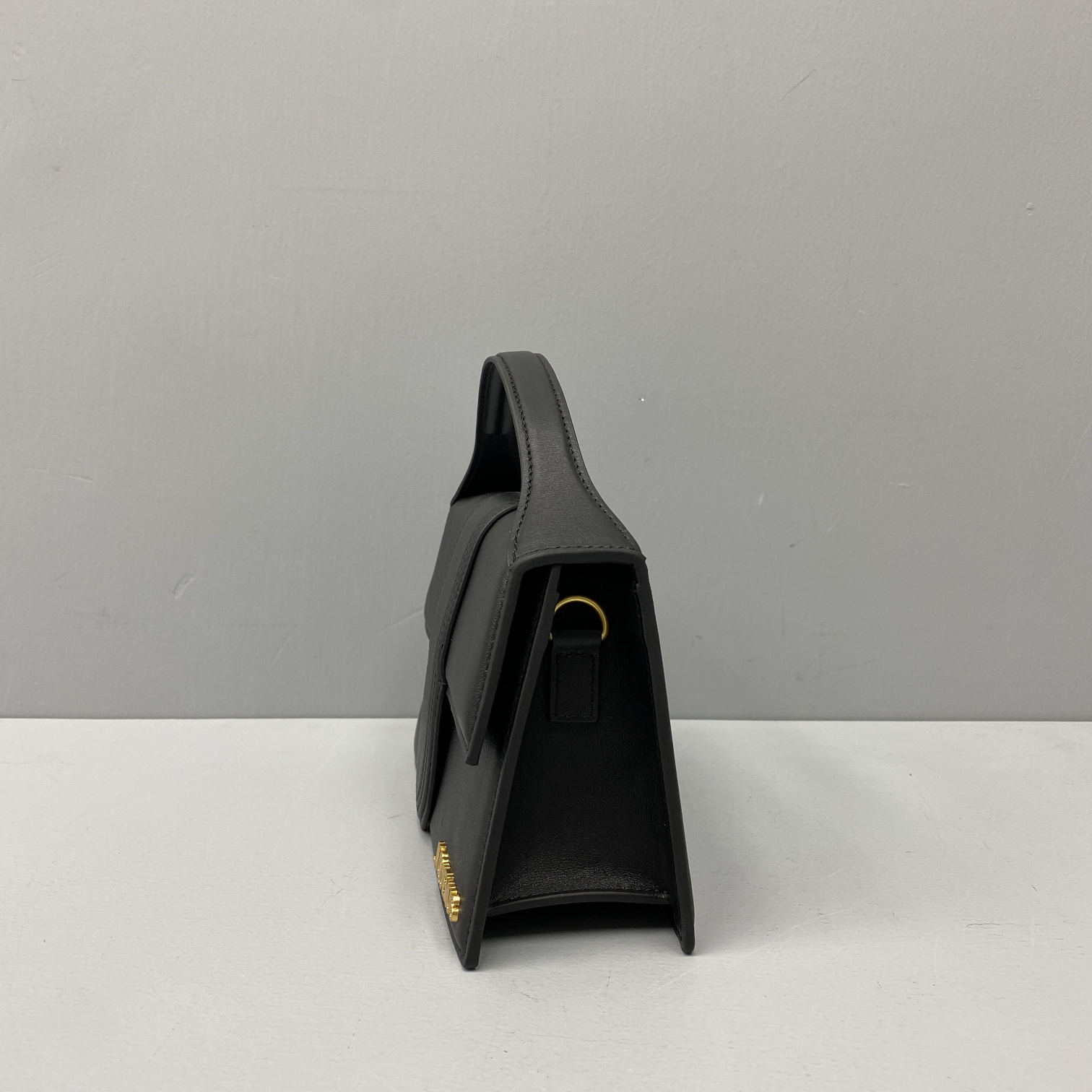 JACQUEMUS Le grand Bambino Leather Black 213BA07 24 x 13 x 7 cm