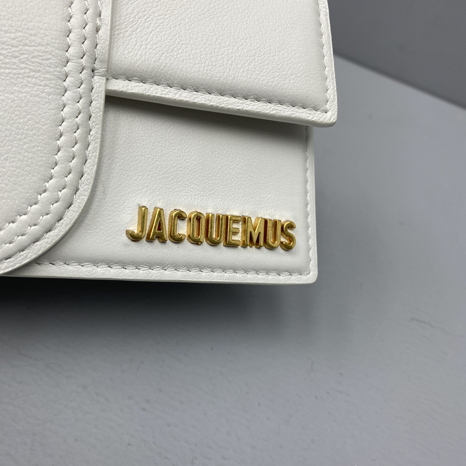 JACQUEMUS SMALL Le Bambino Leather White 213BA06 18 x 6 x 7 cm