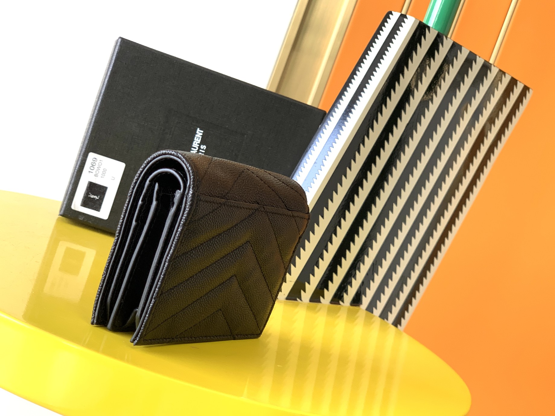 Y51 monogram card case in grain de poudre embossed leather silver metal black 530841 11 x 8.5 x 3 cm