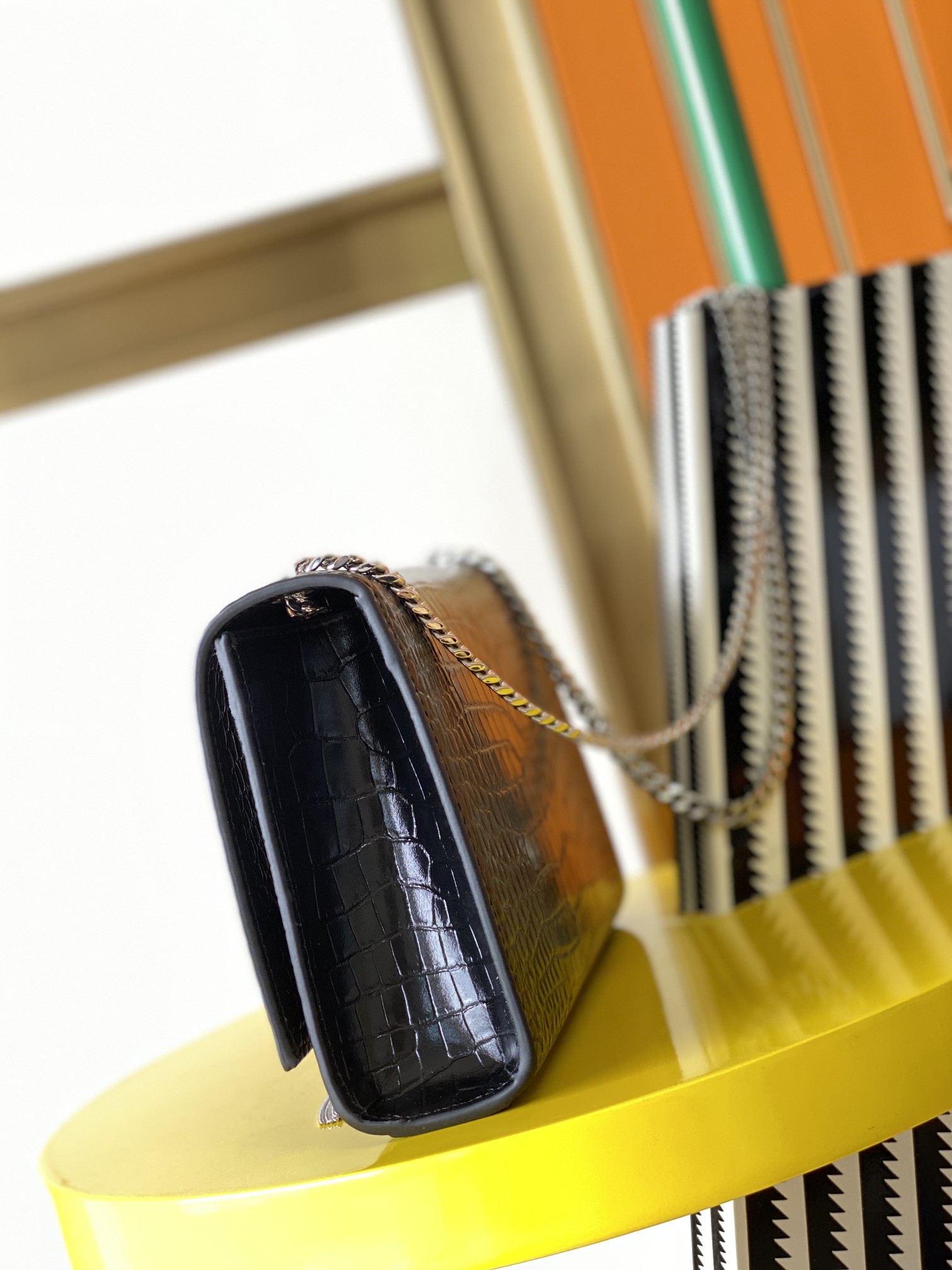 Y51 medium kate with tassel in crocodile-embossed shiny leather silver metal white 354119 24 x 14.5 x 5.5 cm