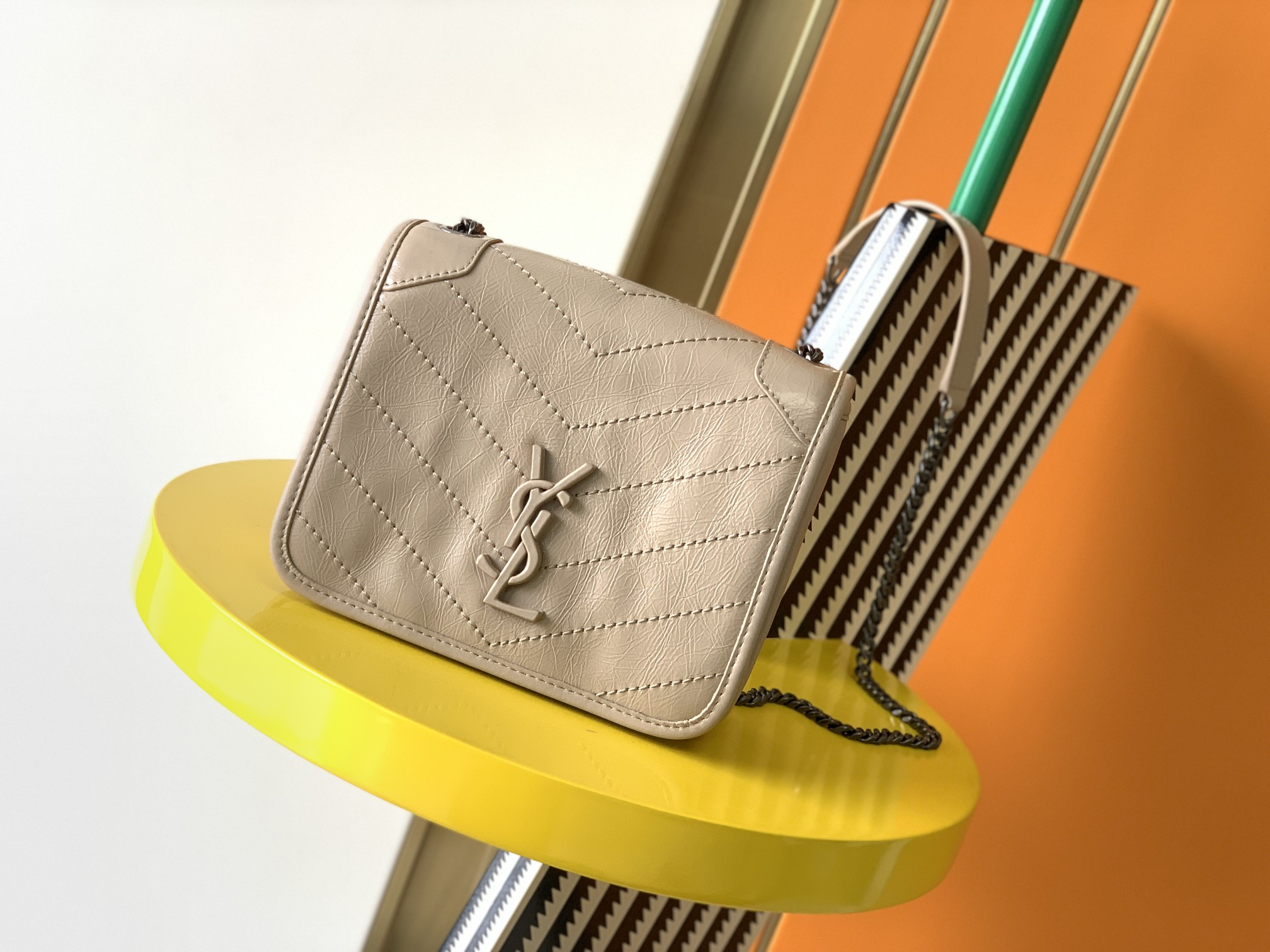 Y51 niki quilted crossbody bag leather beige 583103 19 x 15 x 6 cm