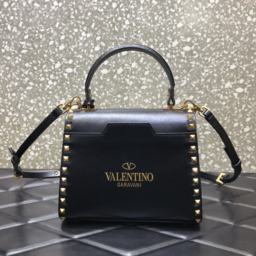 Va1e*ntin0 small garavani rockstud alcove grainy handbag black ww2b0j71wax 22 x 17 x 9 cm