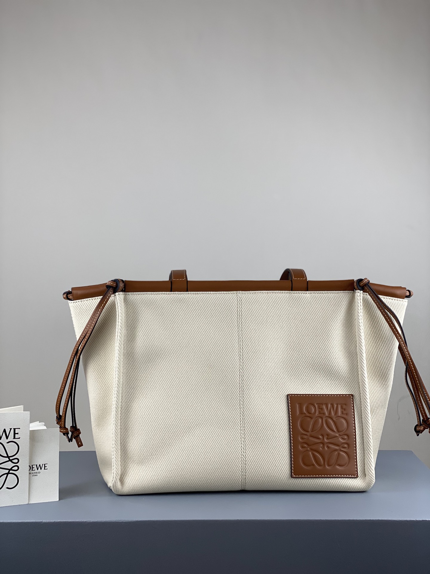 L0ew* small cushion tote bag canvas and calfskin light oat 330.02aa93 32 x 24 x 16cm