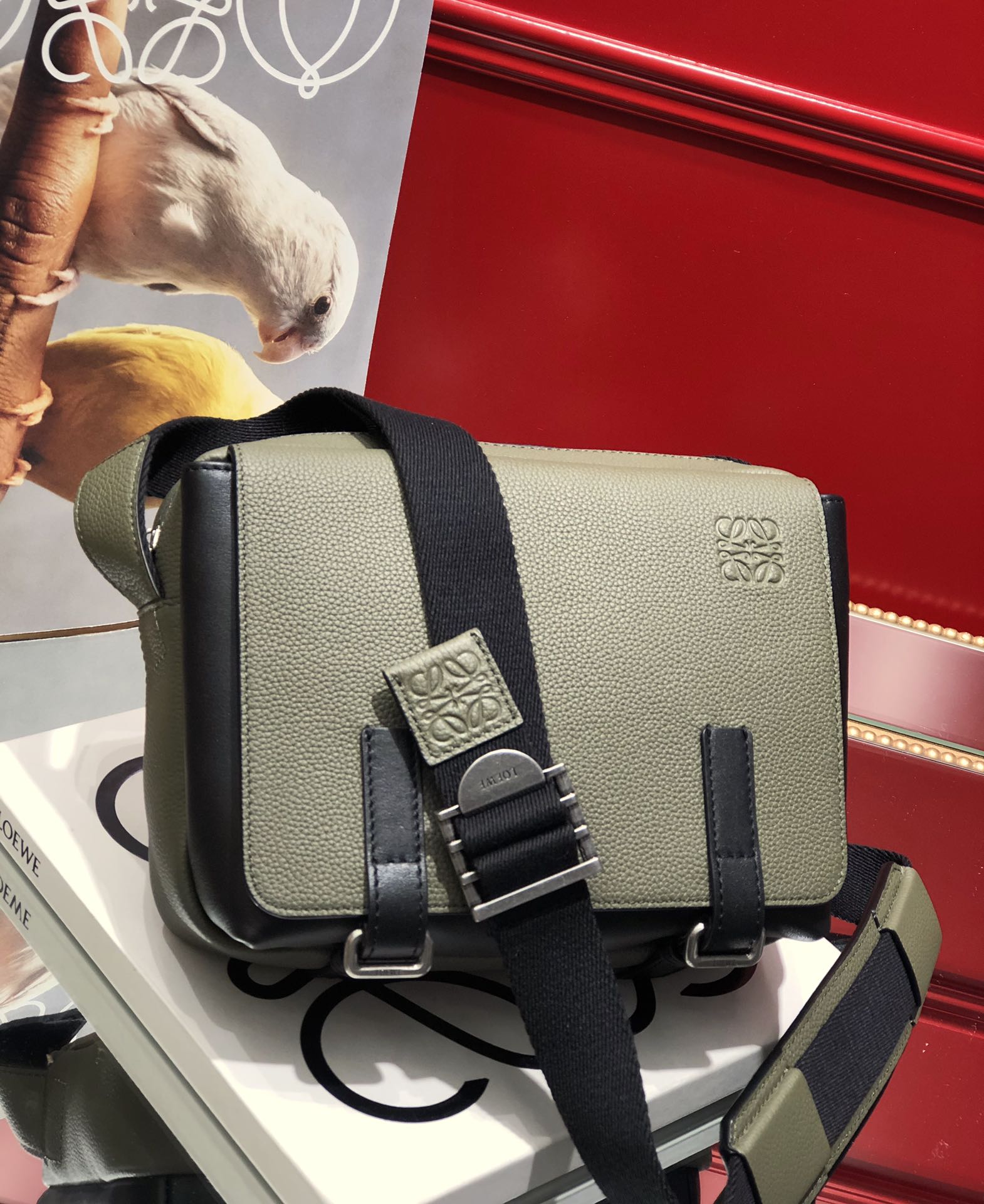 L0ew* xs military messenger bag soft grained calfskin khakki green 23 × 18 × 9 cm