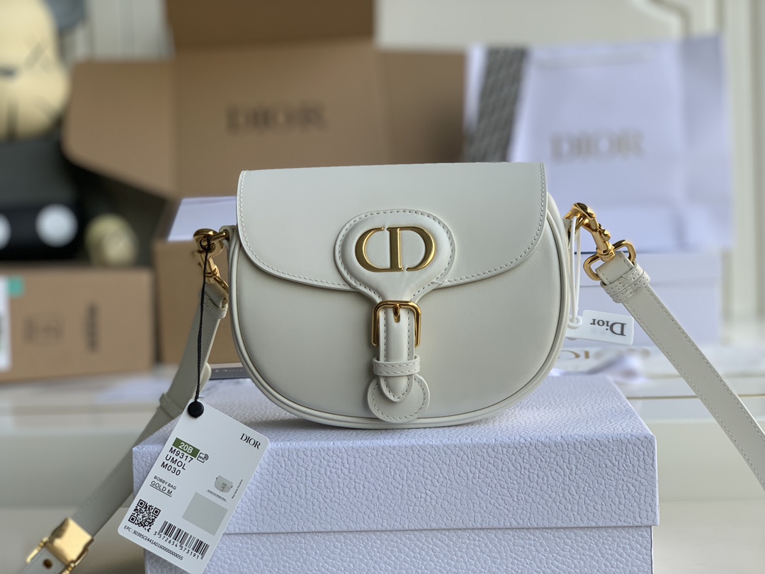 D10r small bobby bag box calfskin white m9317 18 x 14 x 5 cm