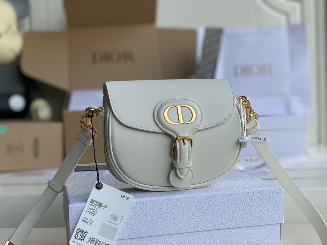 D10r small bobby bag box calfskin white m9317 18 x 14 x 5 cm