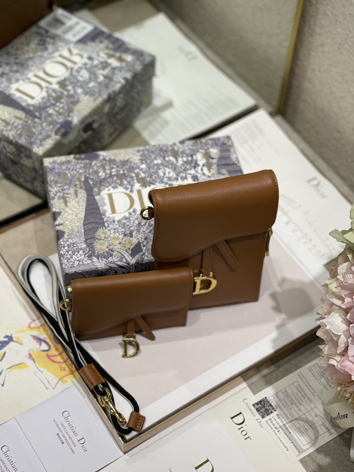 D10r saddle multifunction pouch leather brown 18.5 x 12 x 7.5 cm