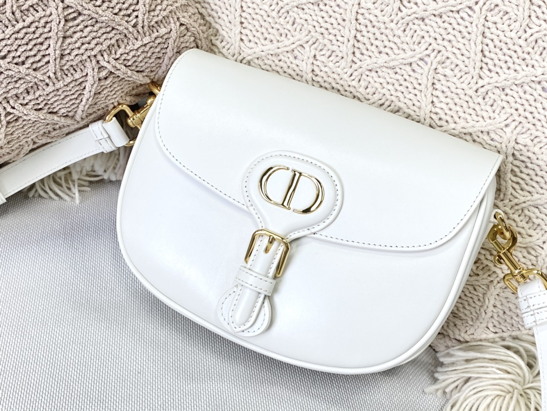 D10r medium bobby bag box calfskin white m9319umol 22 x 17 x 6 cm