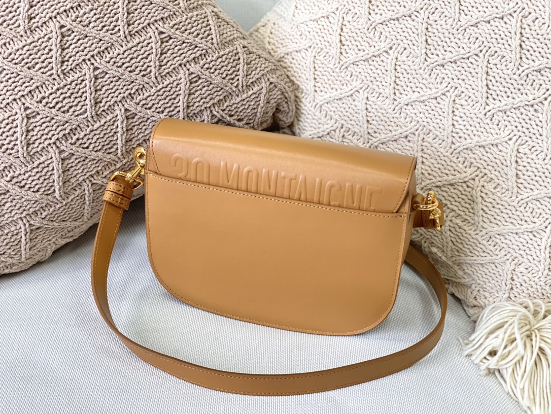 D10r medium bobby bag box calfskin tan m9319umol 22 x 17 x 6 cm