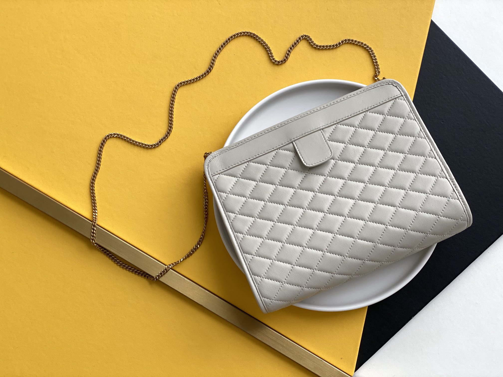 Y51 victoire baby clutch lambskin leather white 65736118 28.5 × 19.5 × 5.5 cm