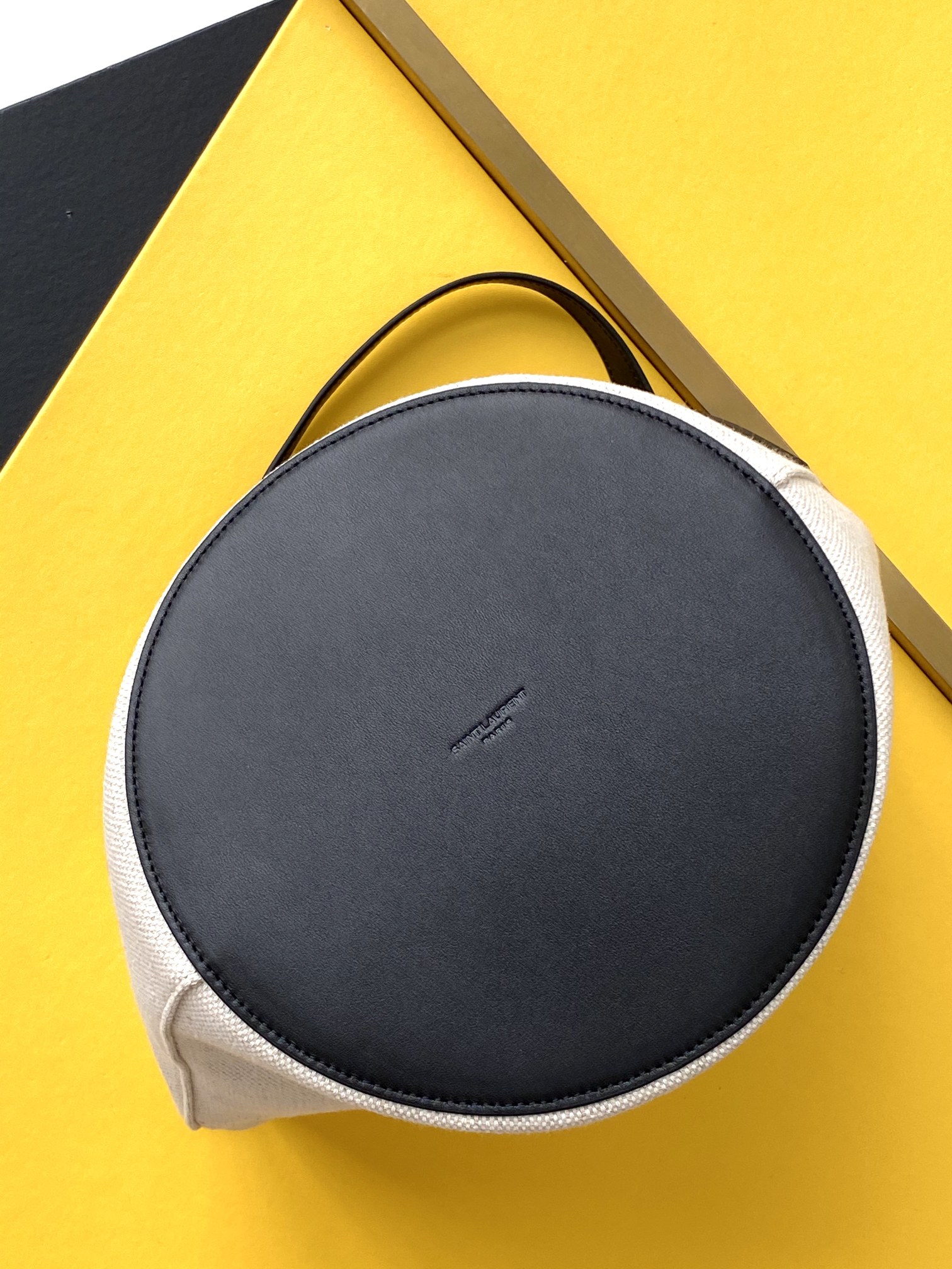 Y51 rive gauche bucket bag linen white 669299 20 x 30 x 28.5 cm