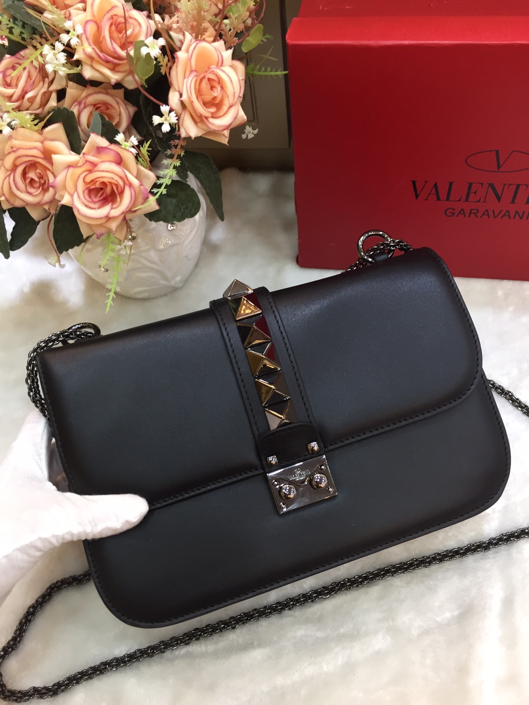 Va1e*ntin0 garavani pre-owned 2010s rockstud shoulder bag leather black metal 344280 26 × 8 × 18 cm