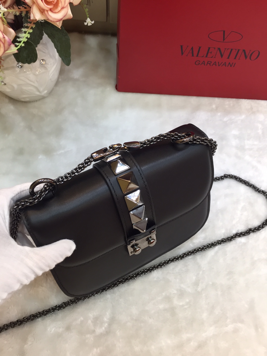 Va1e*ntin0 small garavani pre-owned 2010s rockstud shoulder bag leather black metal 21 × 8 × 15 cm