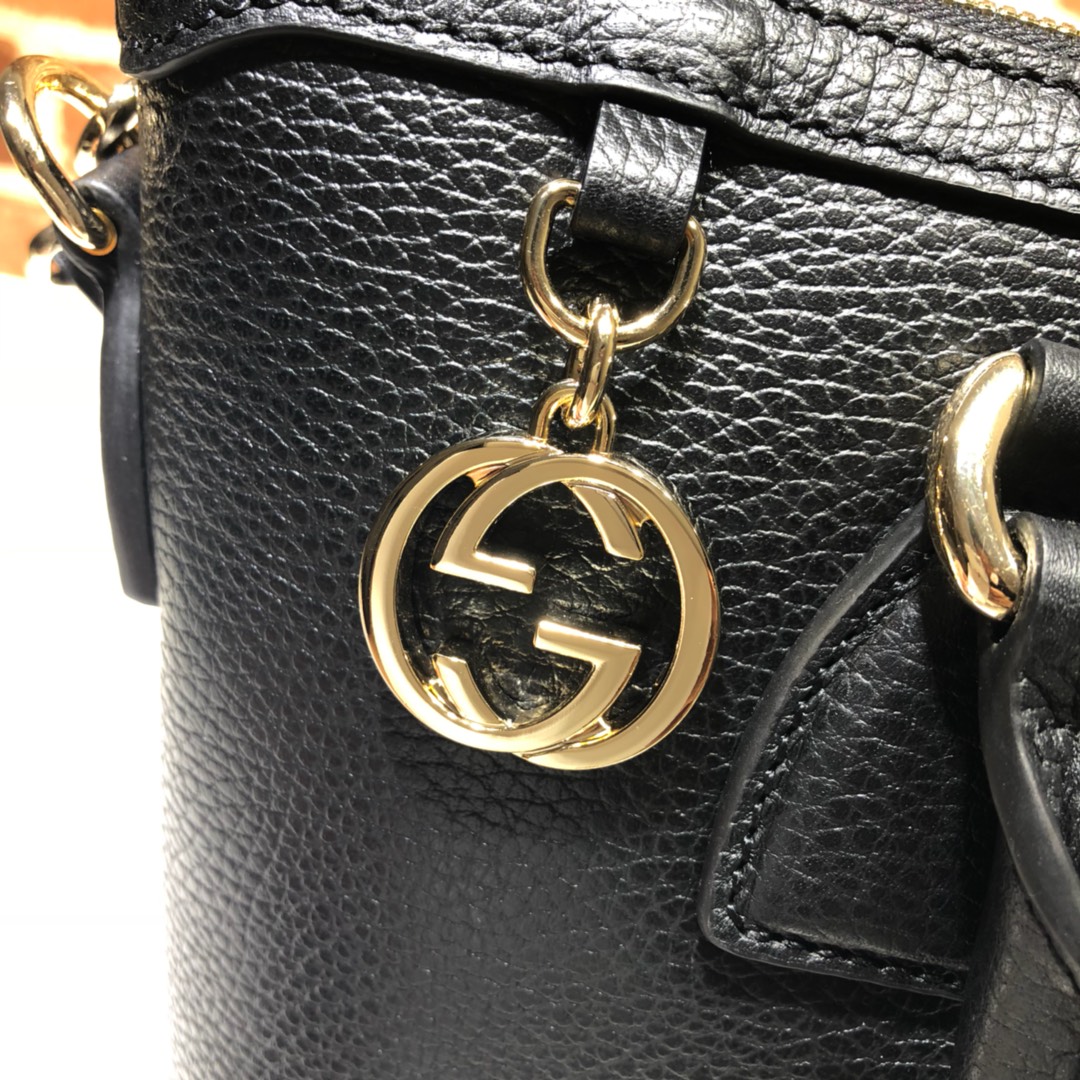 Gvc*1 convertible straight leather black 449659 30 x 22 x 12 cm