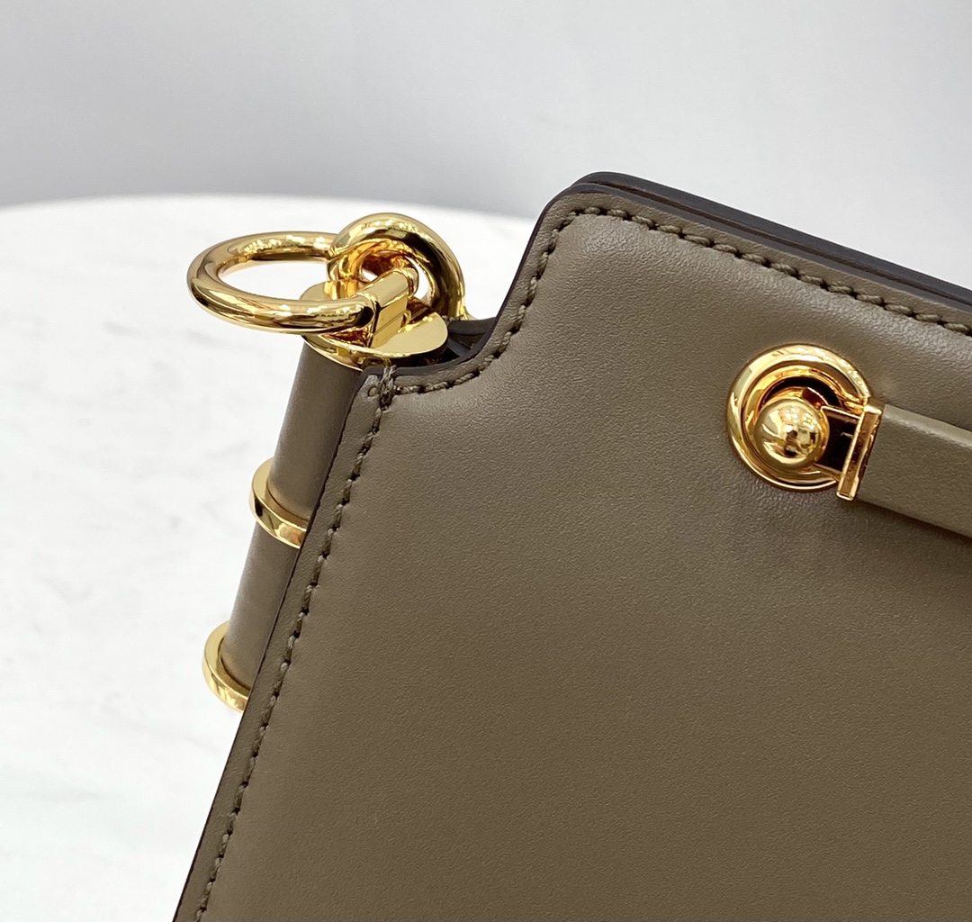 F**di touch leather bag grey 8bt349 26.5 x 10 x 19 cm