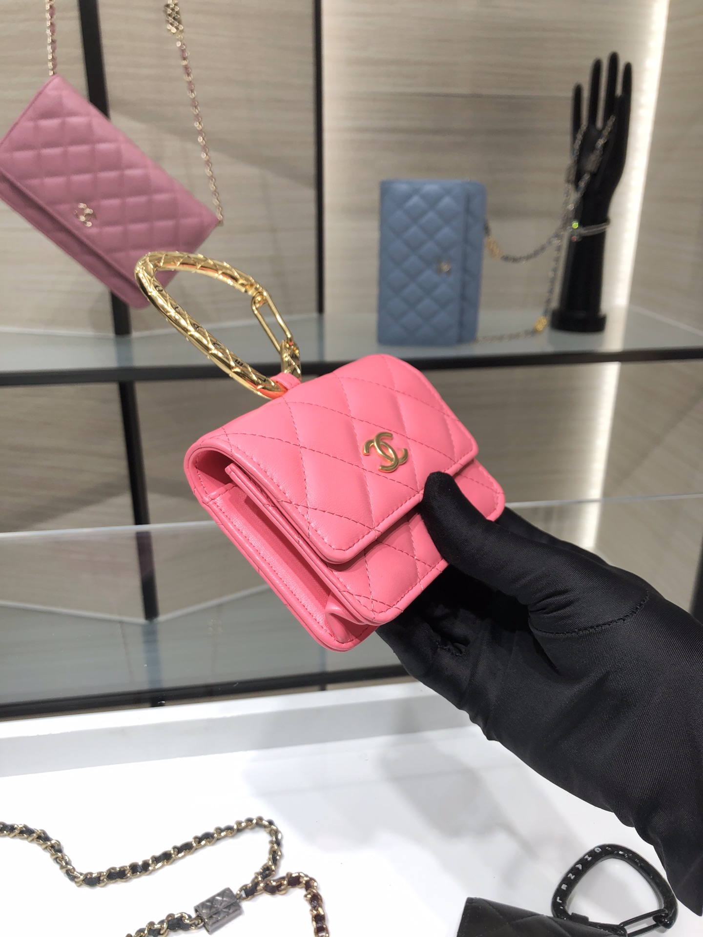 Ch**el card holder with jewel hook lambskin pink ap2397 11 cm