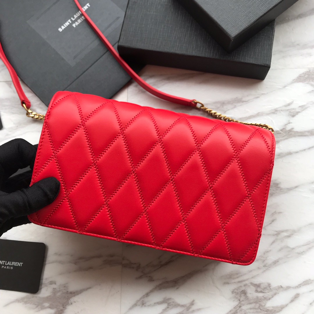 Y51 ladies angie chain bag in quilted lambskin red 568906 22 x 13 x 5.5 cm