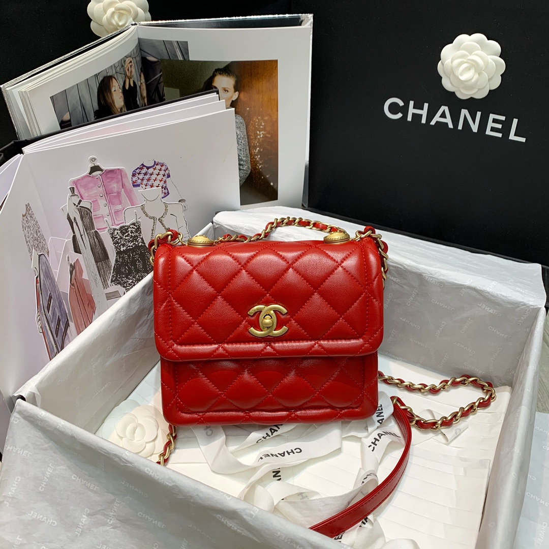 Ch**el small retro flap button bag in leather red as2054 19 x 16 x 6.5 cm