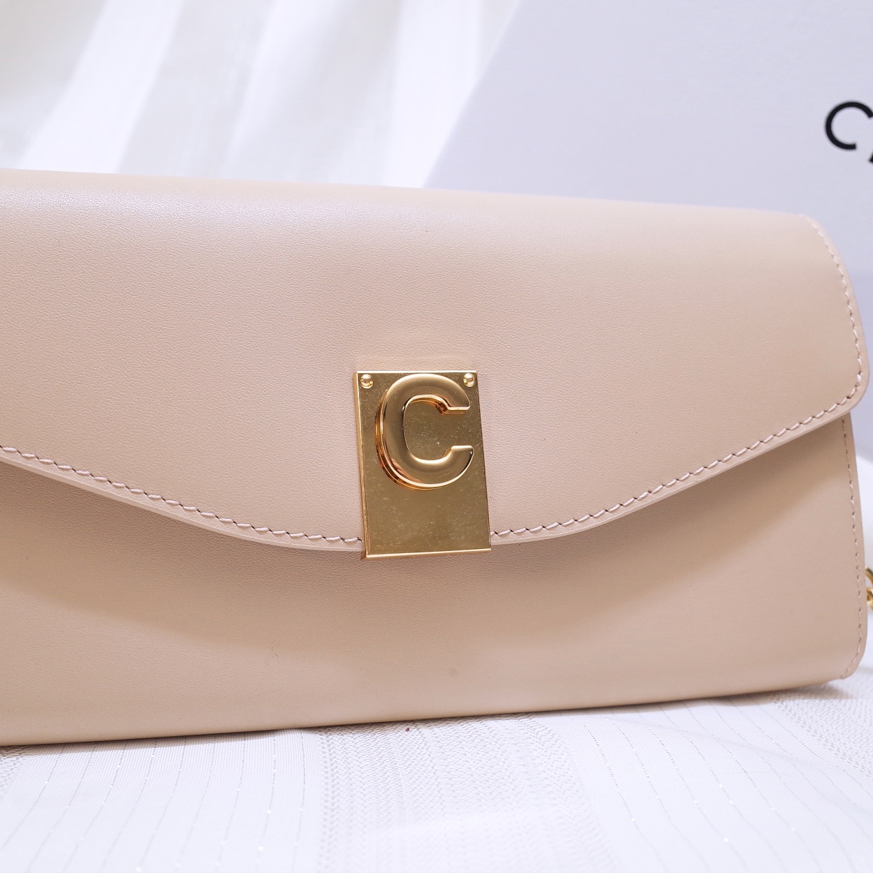 Ce1i*e c wallet on chain in leather light beige 19 x 9 cm