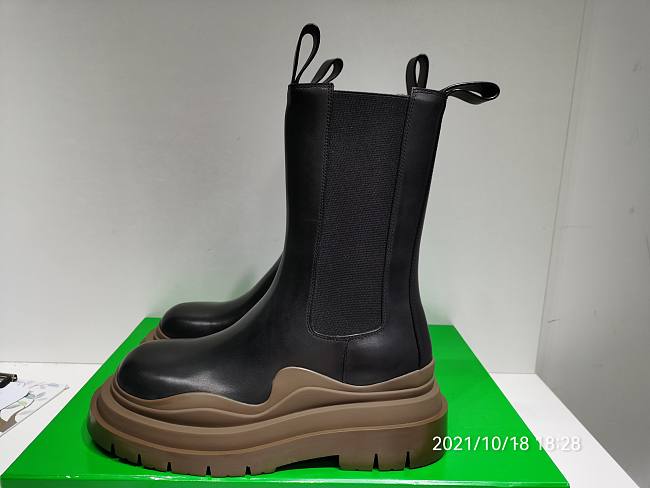 b0tt*ga Ven*ta boots in black/ brown