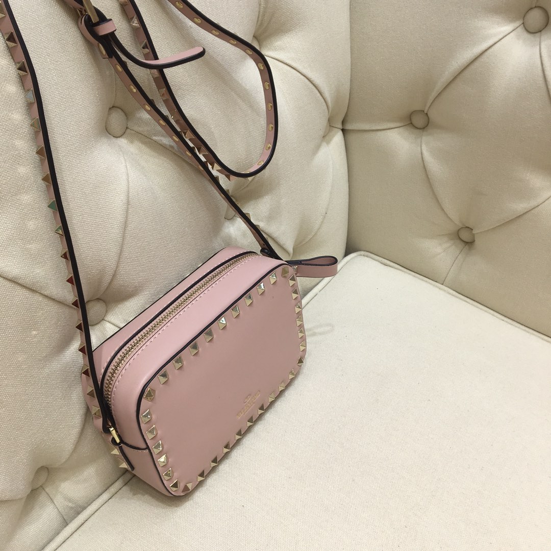 Va1e*ntin0 small rockstud grainy leather crossobody bag pink vw2b0809 18 x 6 x 12 cm