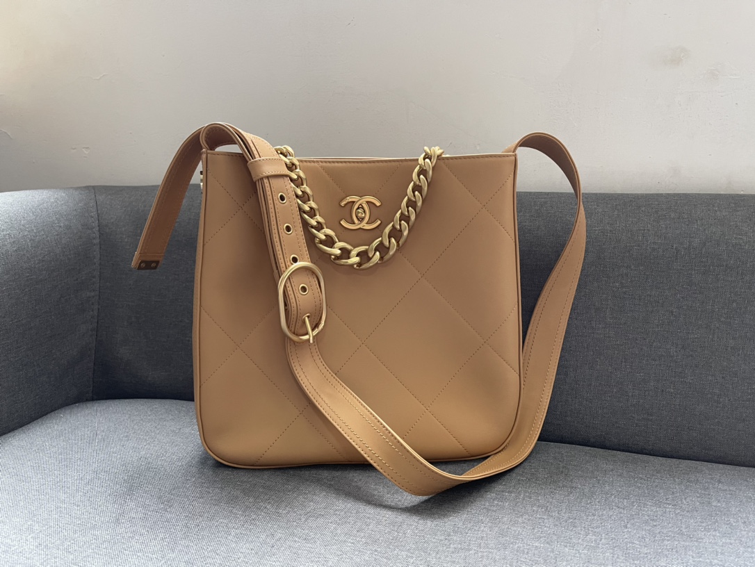 Ch**el calfskin hobo bag beige as2844 29cm