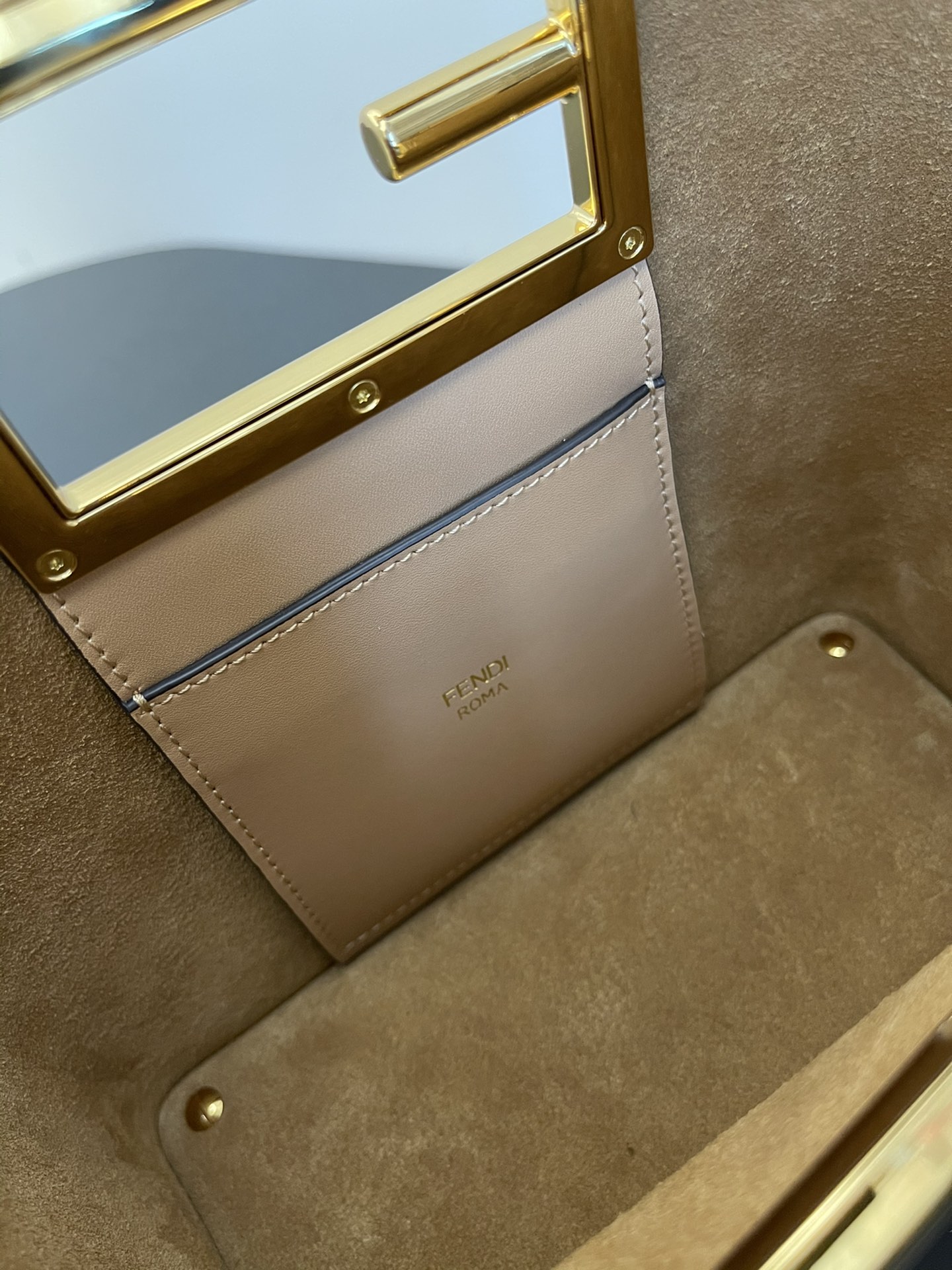 F**di small way leather shoulder bag beige 8bs054 20x9x17cm