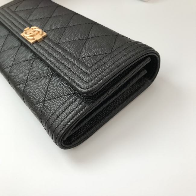 Ch**el long wallet smooth leather black & gold-tone metal a80286 19 x 10.5 x 3 cm