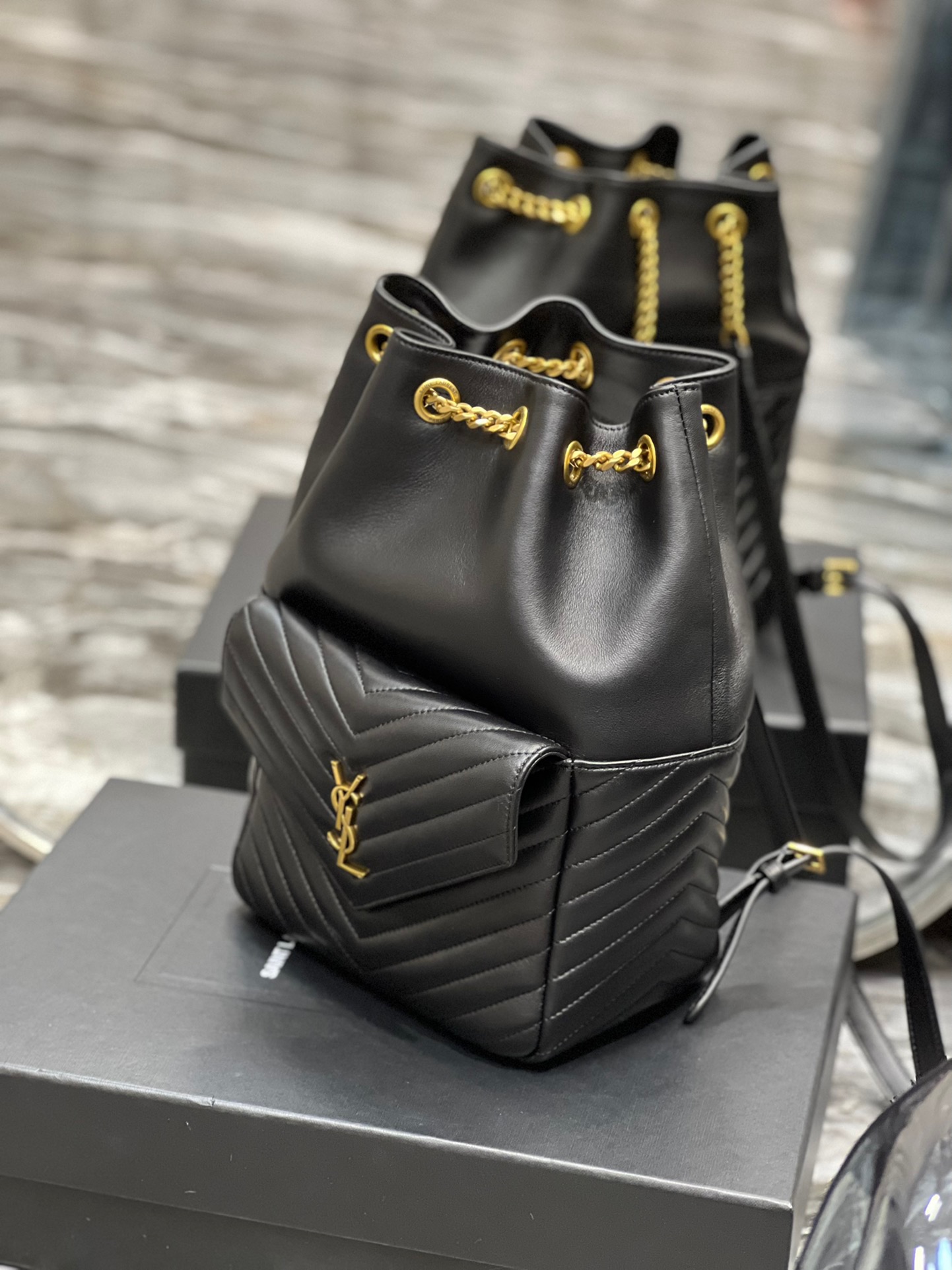 Y51 joe backpack in lambskin black 6726091 22 x 29 x 15 cm