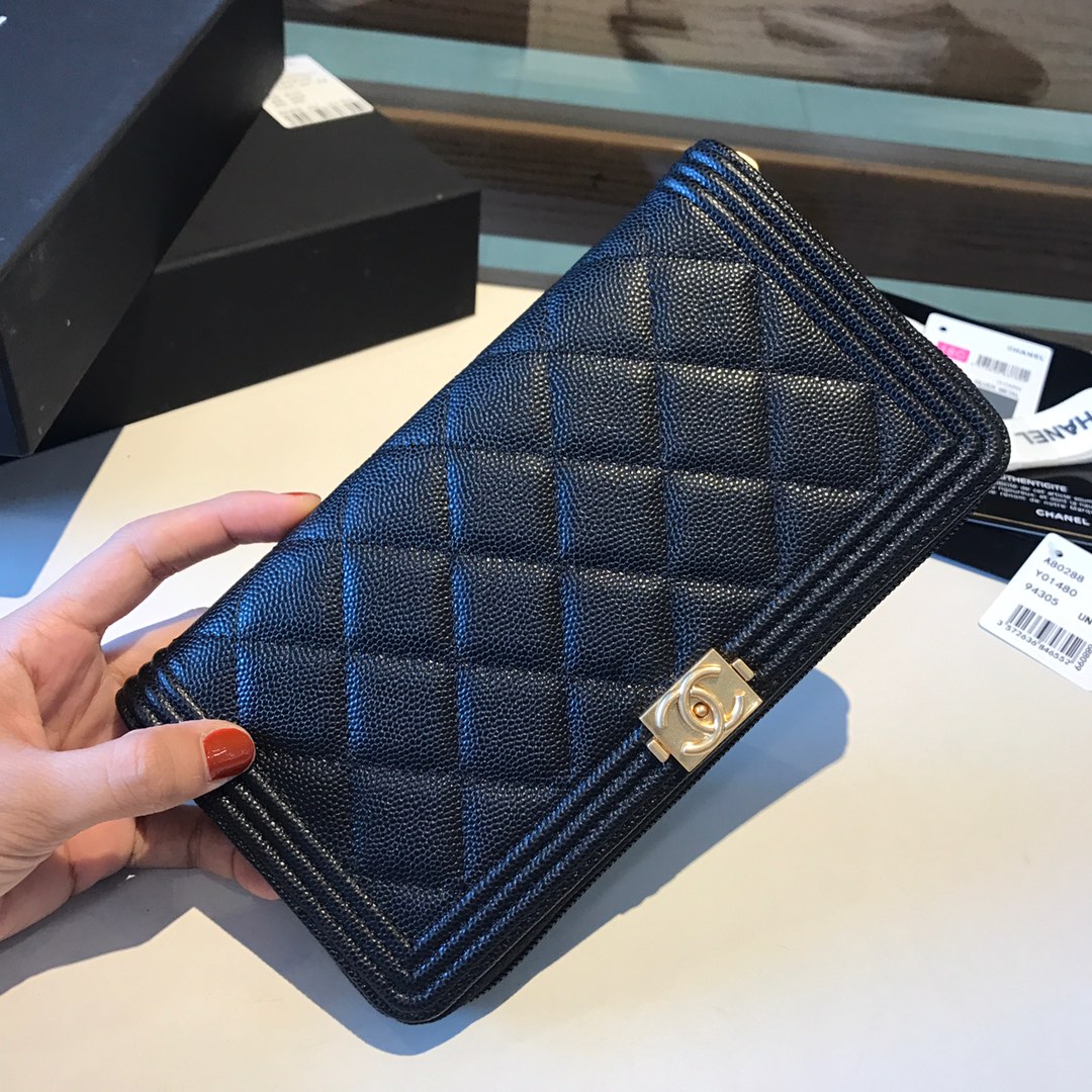 Ch**el boy long zipped wallet gold metal grained leather black a80815 19cm