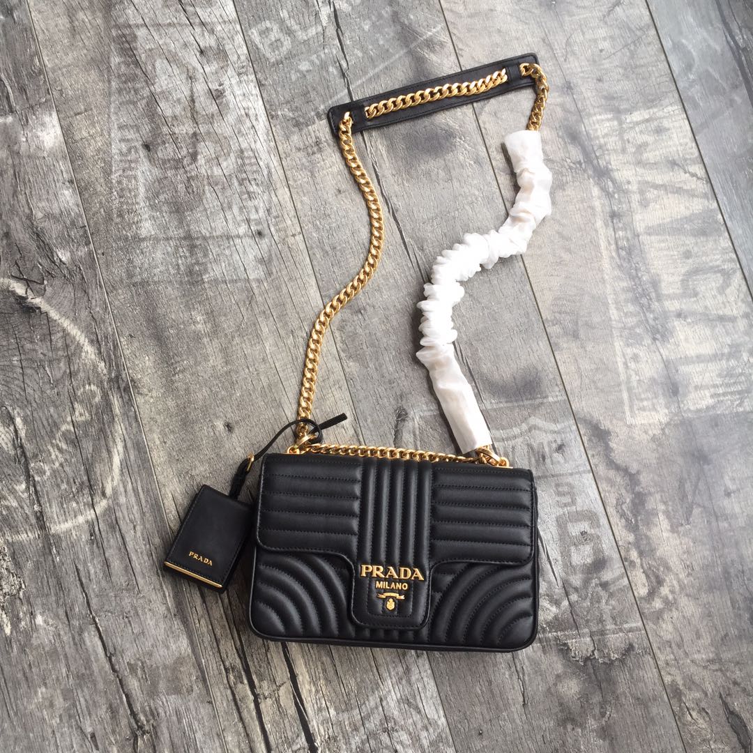 Pra*a medium leather diagramme bag black 1bd108 24 x 14 x 6 cm