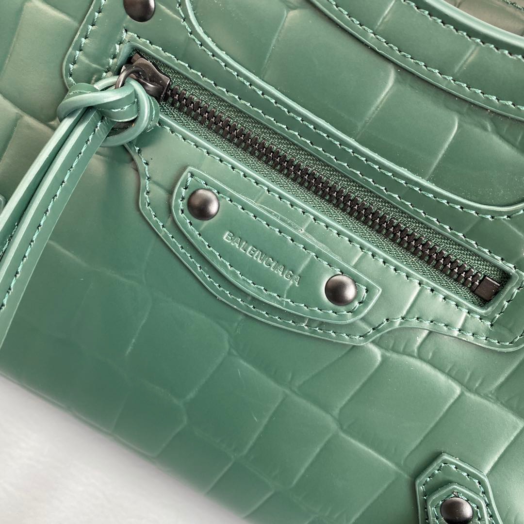 Ba1en*iaga small neo classic top handle bag crocodile leather green 63852115v67 33 x 21 x 16 cm
