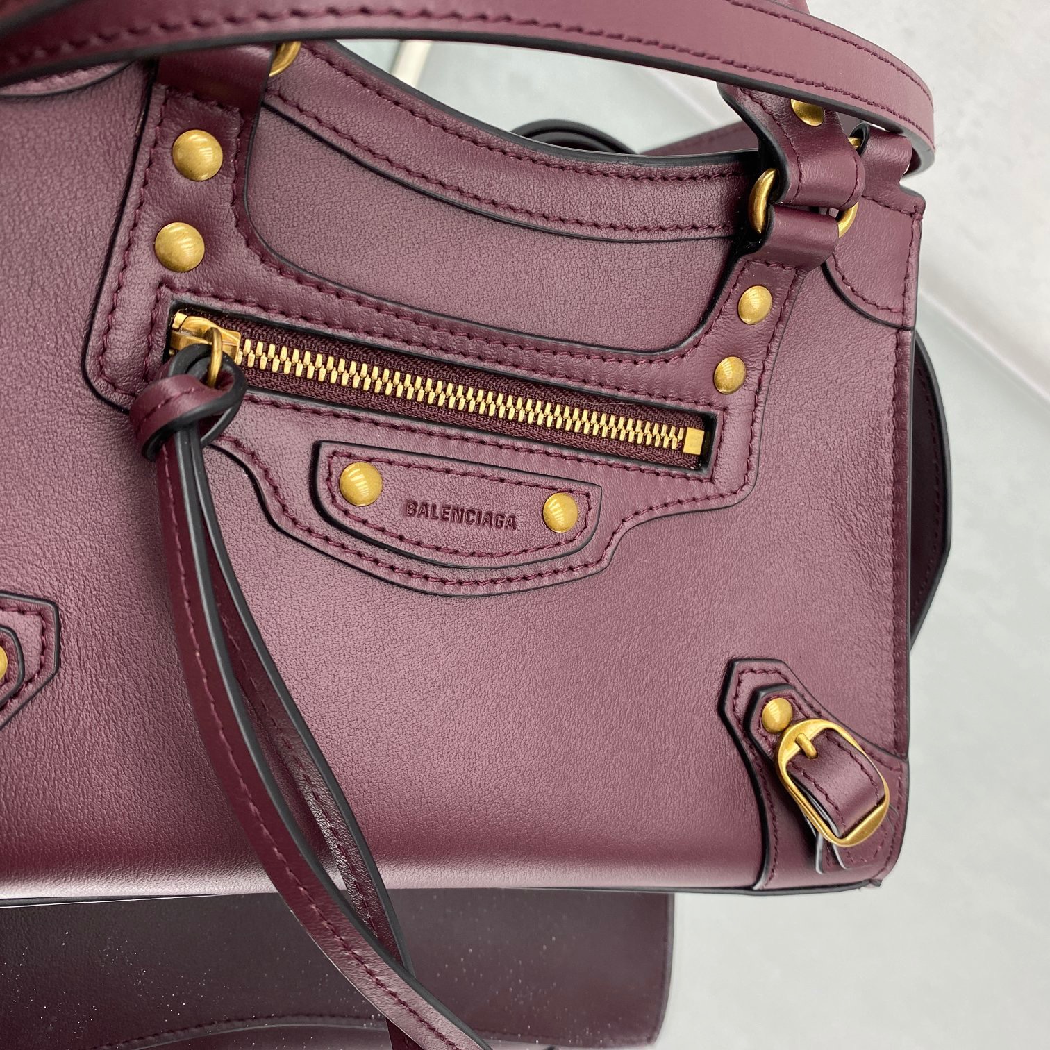 Ba1en*iaga small neo classic top handle bag plum 63852111r57 33 x 21 x 16 cm