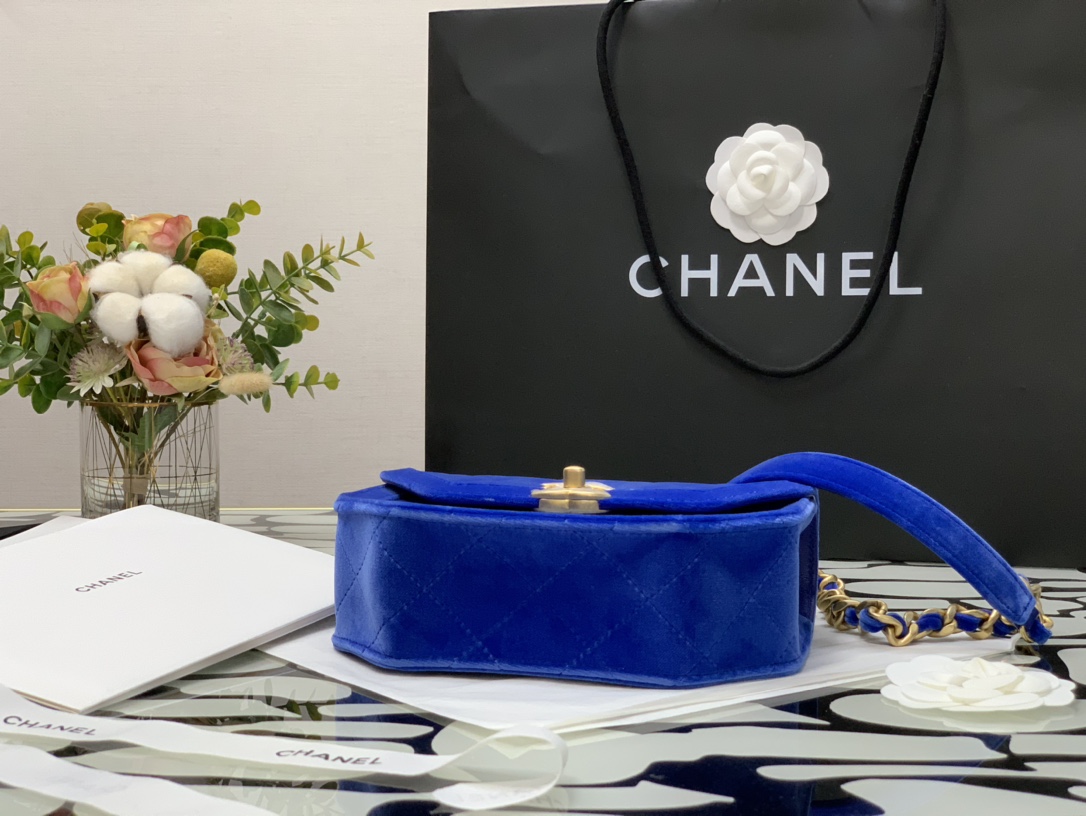 Ch**el mini flap bag velvet & gold-tone metal blue as2597 19 x 15 x 6 cm