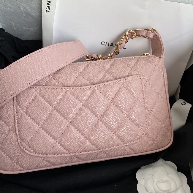 Ch**el grained leather hobo bag pink b01960 25 x 14 x 5 cm