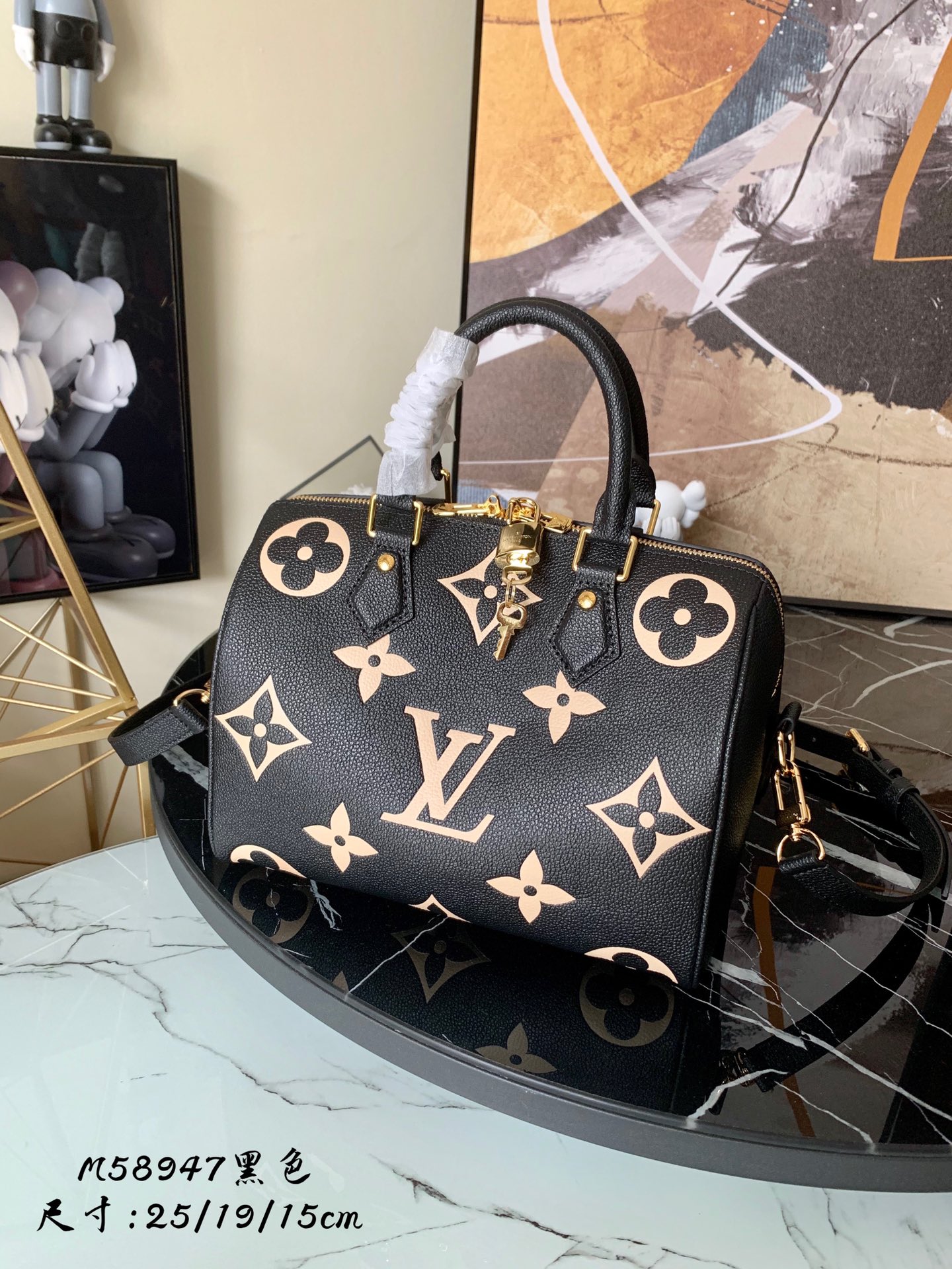 l0vis Vvtt0n speedy bandoulière 25 bicolor monogram pattern black/beige m58947 25 x 19 x 15 cm