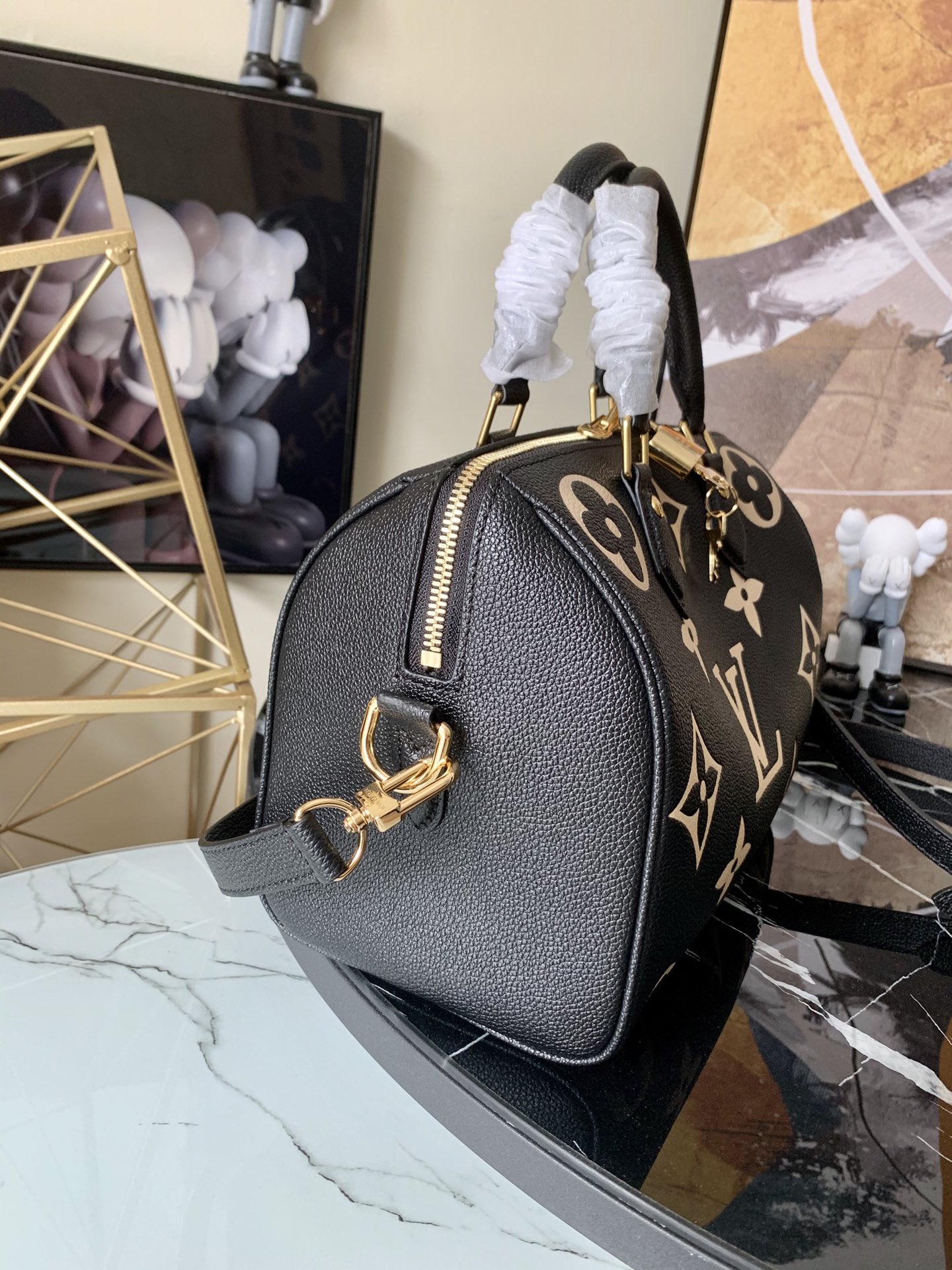 l0vis Vvtt0n speedy bandoulière 25 bicolor monogram pattern black/beige m58947 25 x 19 x 15 cm