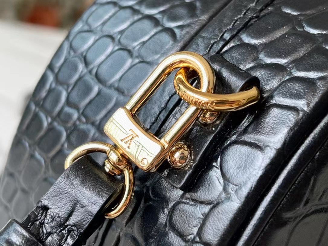 l0vis Vvtt0n petite boite chapeau crocodile leather black n93597 17.5 x 16.5 x 7.5 cm