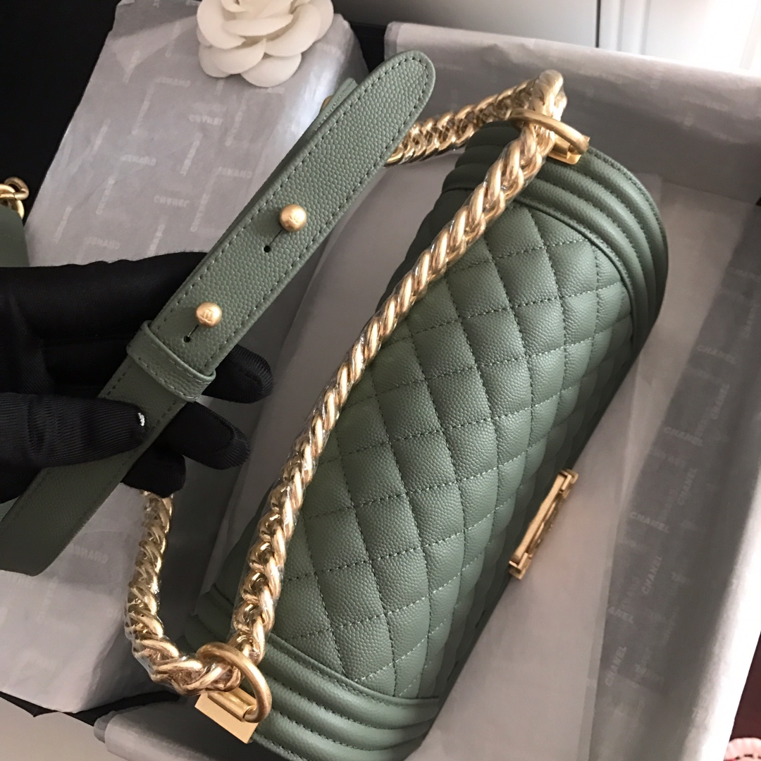 Ch**el medium boy bag classic gold-tone metal grained leather green a67086 25cm