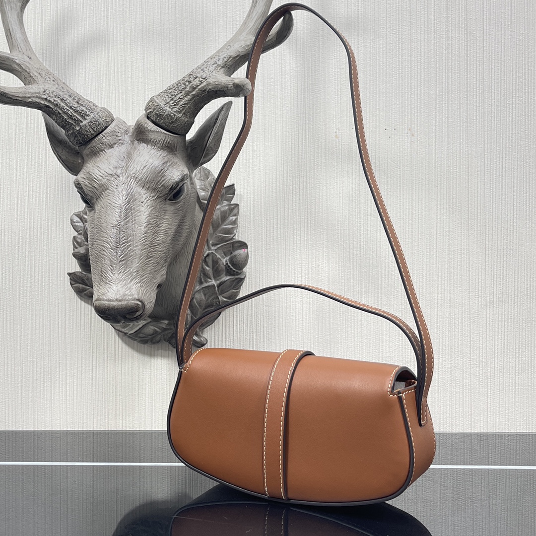Ce1i*e clutch on strap smooth leather tan 10i593dq1 18 × 8 × 5 cm