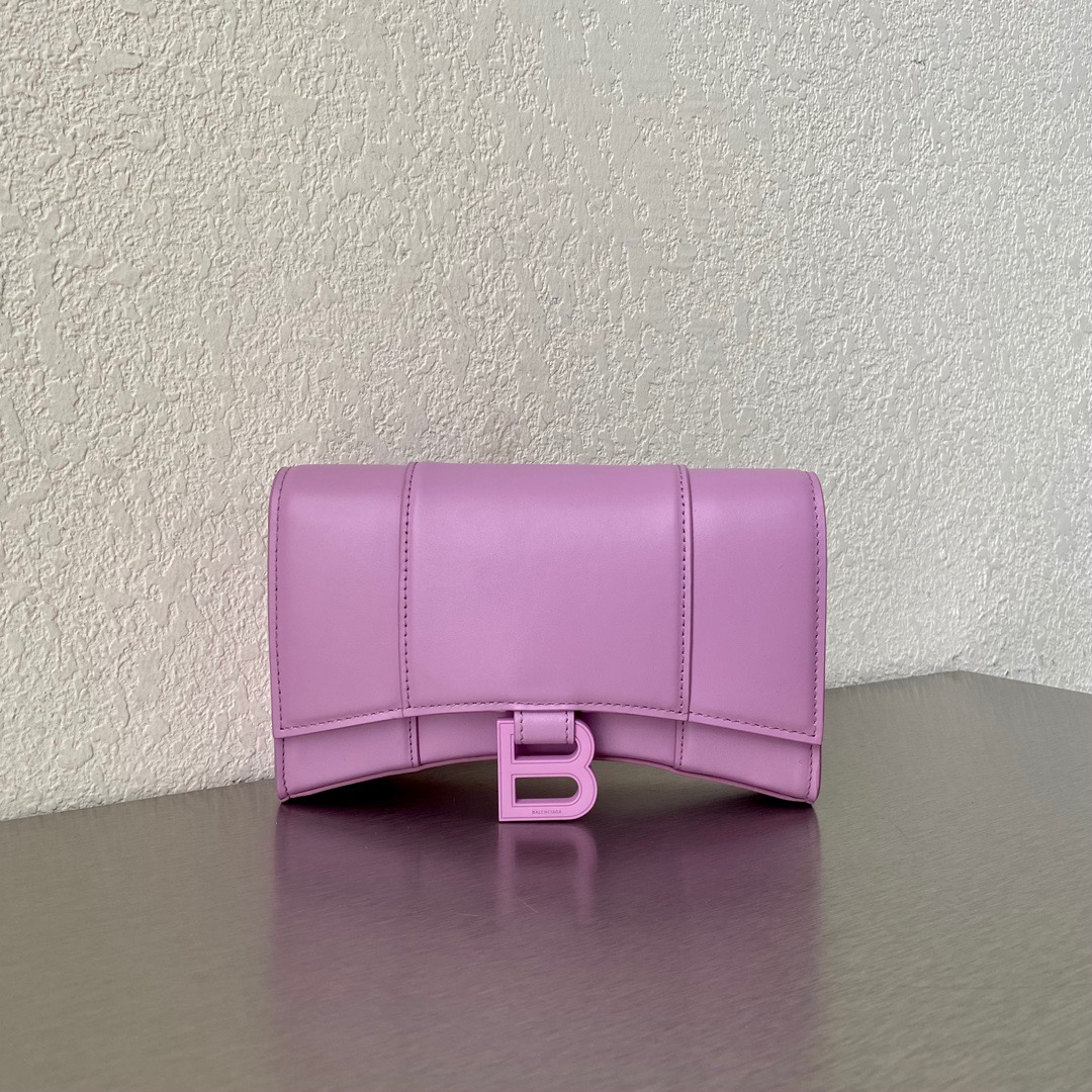 Ba1en*iaga hourglass wallet on chain pink 6560501 19 x 12 x 5 cm