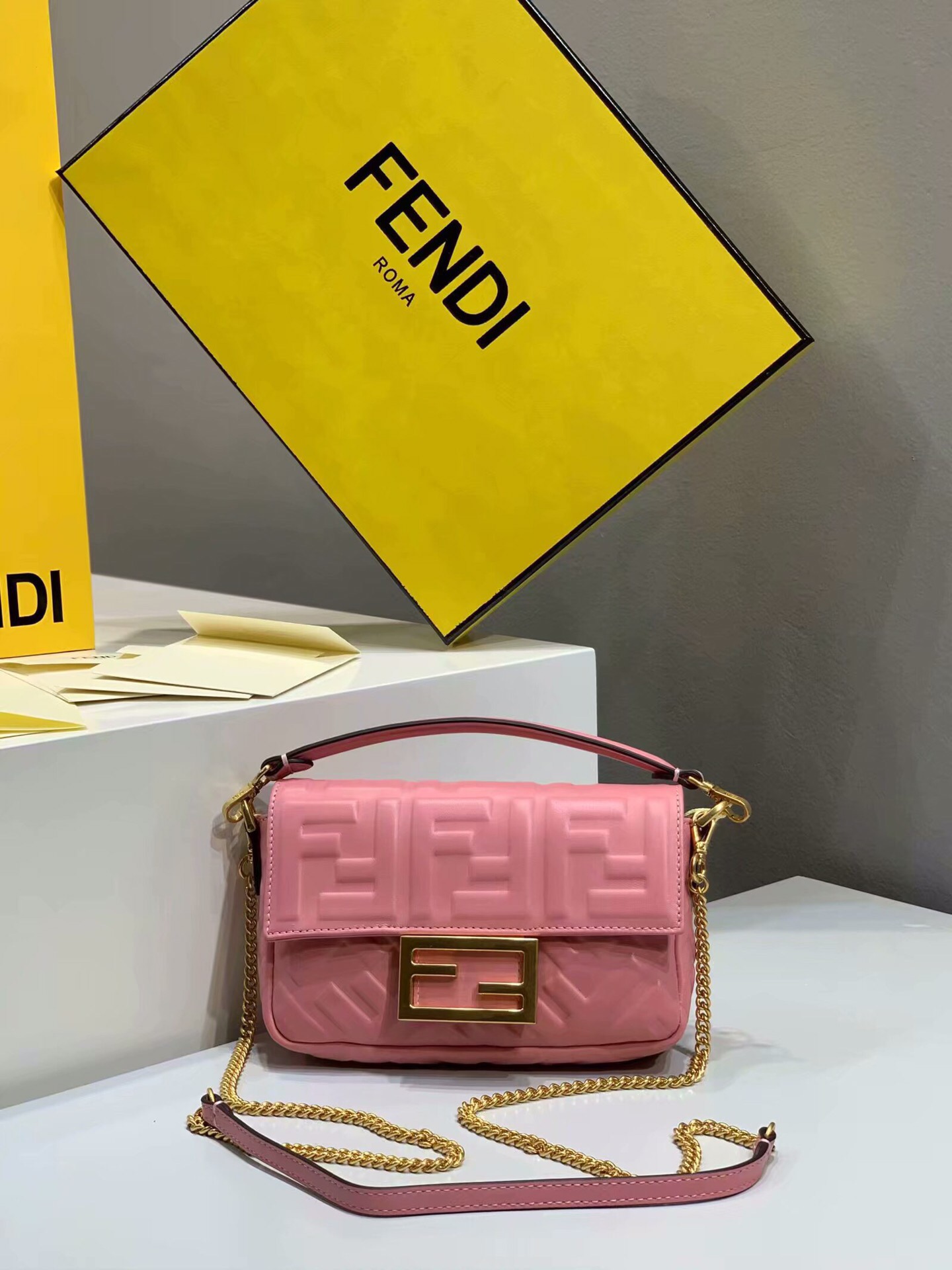 F**di small nappla leather pink 8bs017 18 x 4 x 11 cm