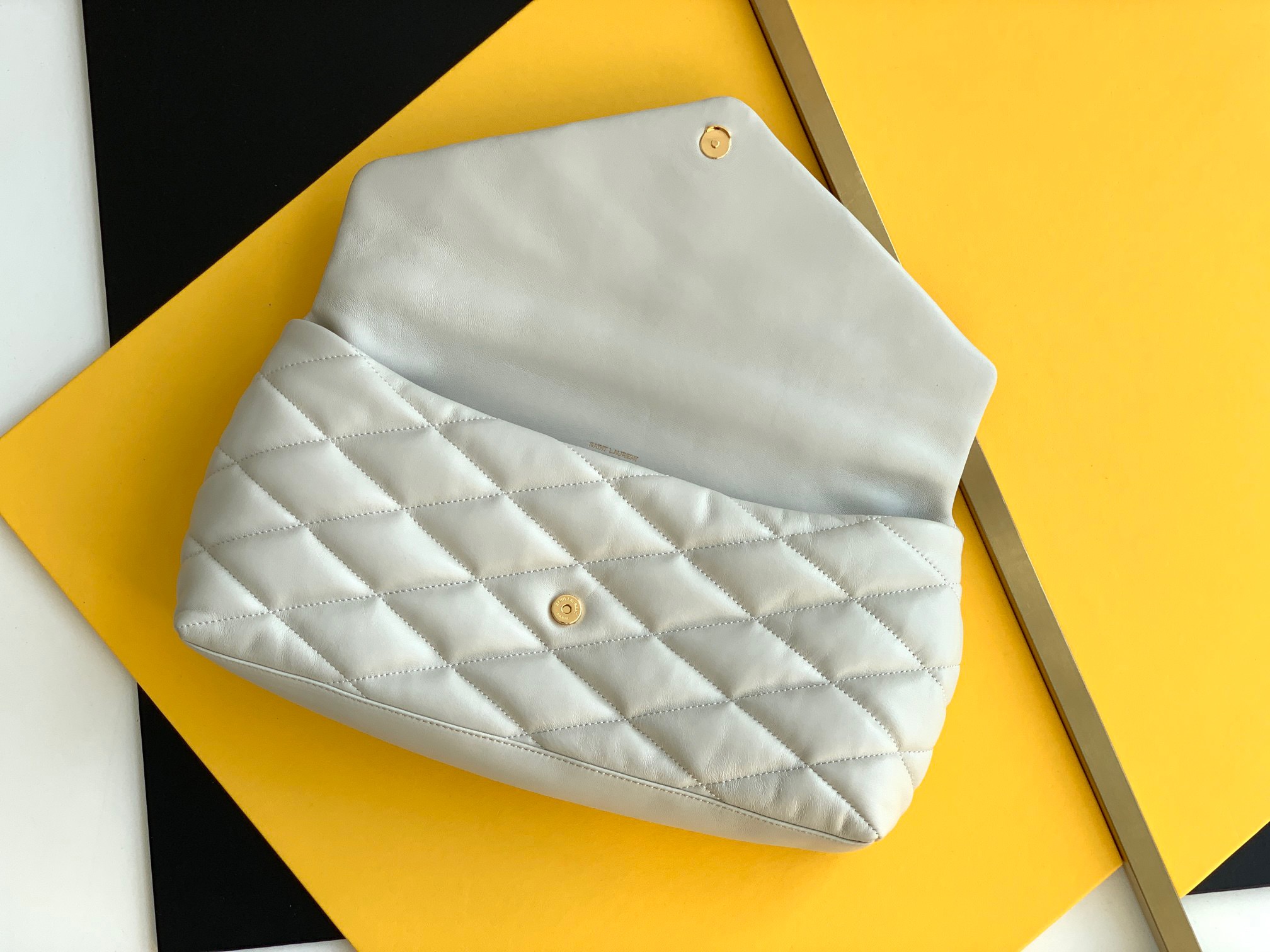 Y51 sade puffer envelope clutch leather white 6550041 38 x 19 x 11 cm