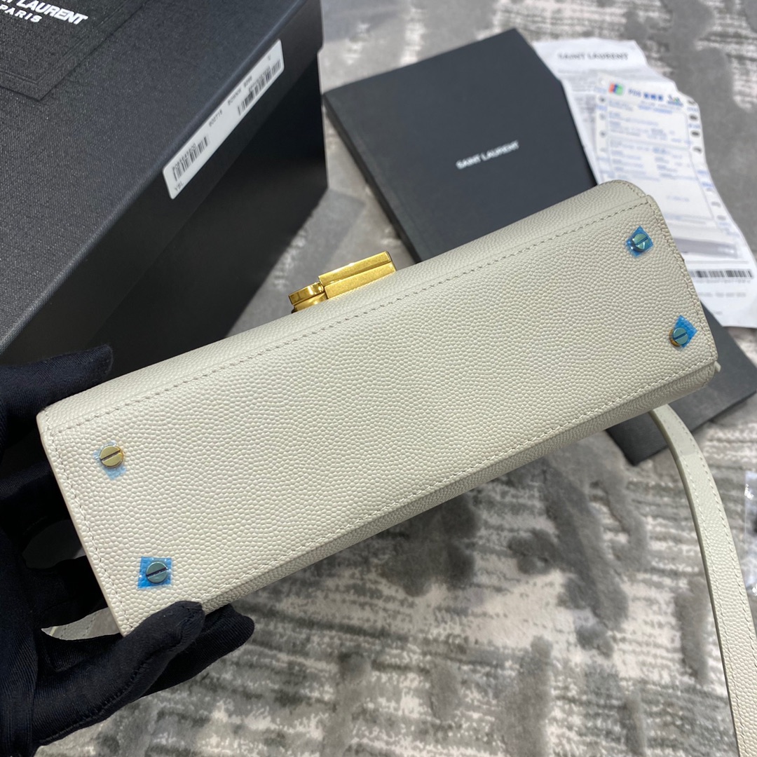 Y51 cassandra mini top handle bag grained leather white 623930 20 x 16 x 7.5 cm