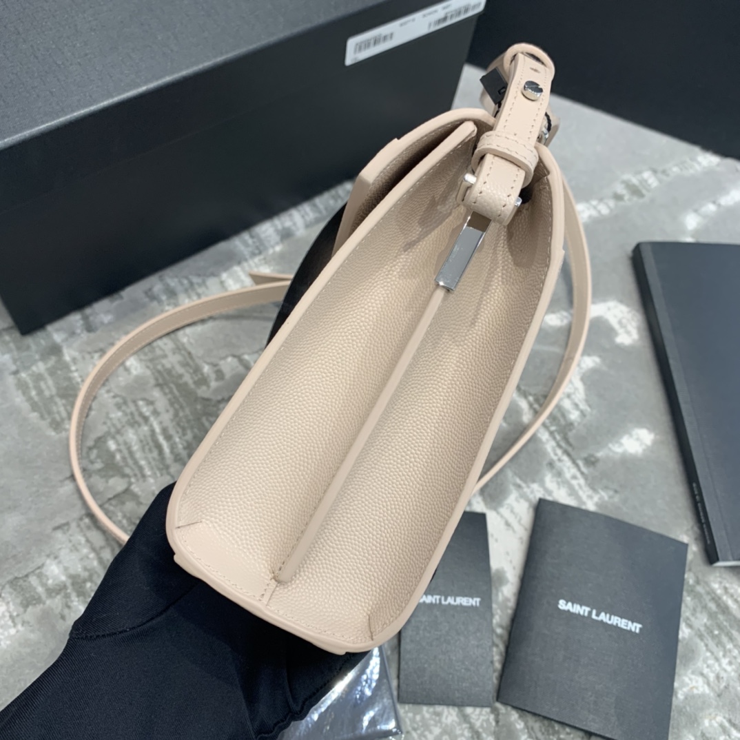 Y51 cassandra mini top handle bag grained leather beige 623930 20 x 16 x 7.5 cm